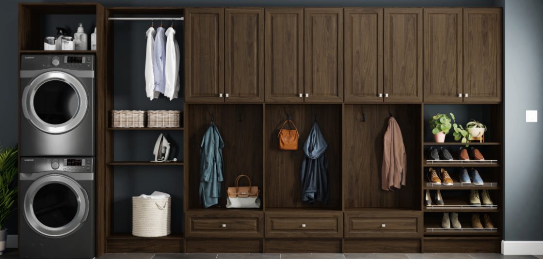 MasterSuite in Deep Brunette With Traditional Raised Panel Fronts and Traditional Knobs