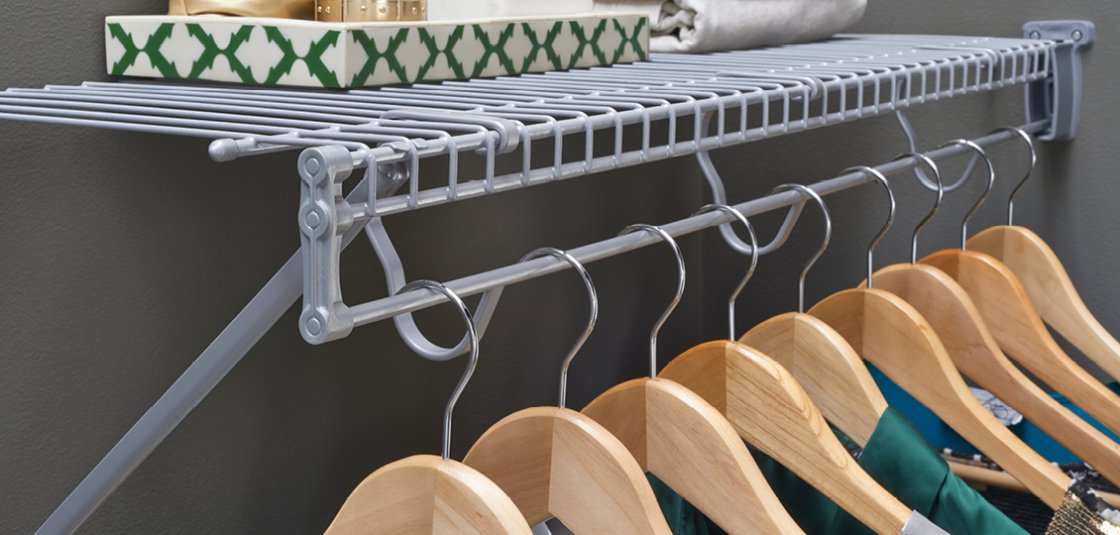 Wire Shelving in a Bedroom Closet